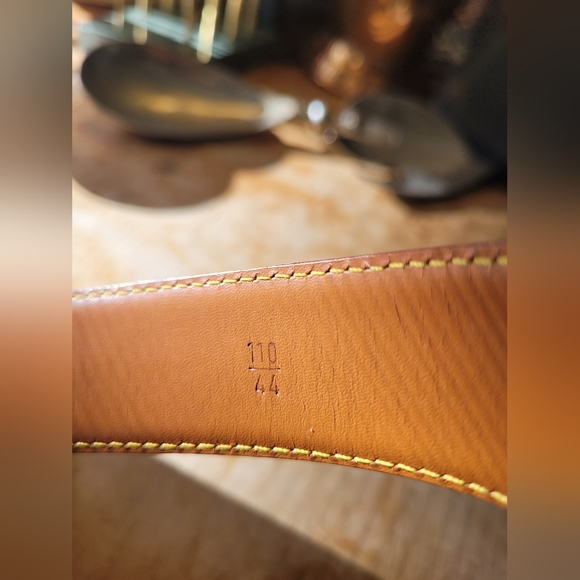 Louis Vuitton Vintage Epi Unisex Belt - Picture 3 of 4